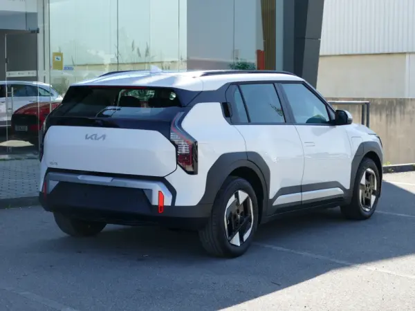 Kia EV3 58.3 kWh Drive 4