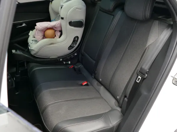 Peugeot 3008 1.5 BlueHDi GT Line EAT8 24