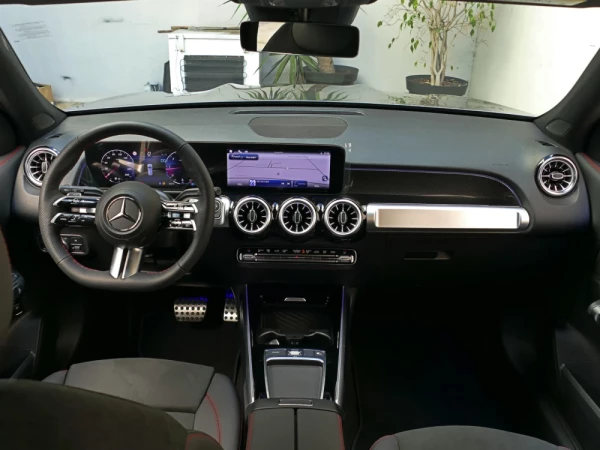 Mercedes-Benz GLB 180 d AMG Line 14