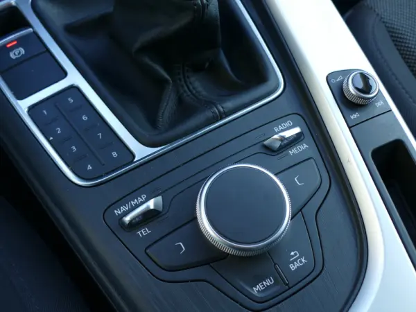 Audi A4 Avant 2.0 TDI 23