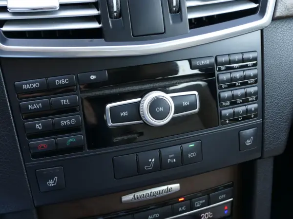Mercedes-Benz E 220 CDi Avantgarde BE Auto. 22