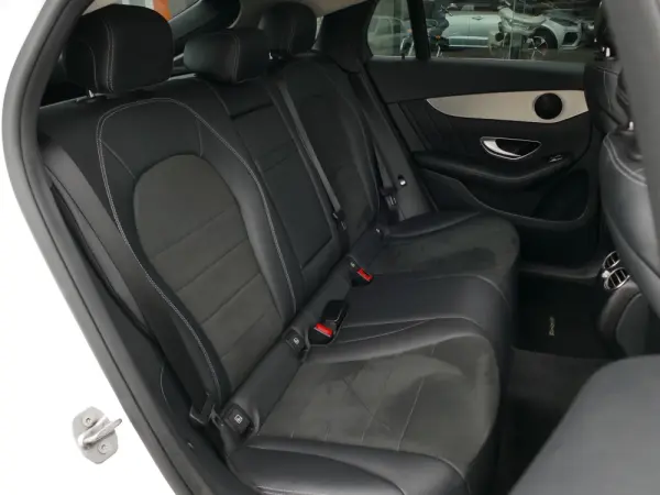 Mercedes-Benz GLC 220 d 4Matic 9G-TRONIC AMG Line 37