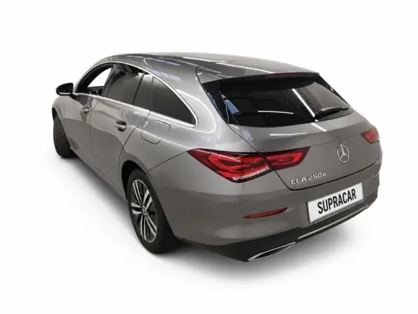 Mercedes-Benz CLA 250 e Shooting Brake Progressive 3