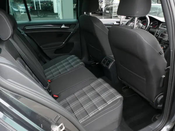 Volkswagen Golf Variant 2.0 TDI GTD DSG 33