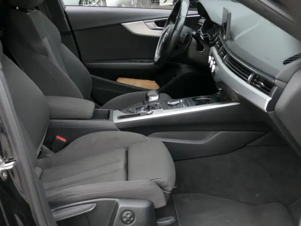 Audi A4 Avant 40 TDI Sport S tronic 30