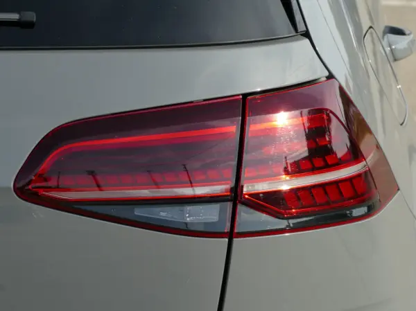 Volkswagen Golf 2.0 TSI GTi TCR DSG 15