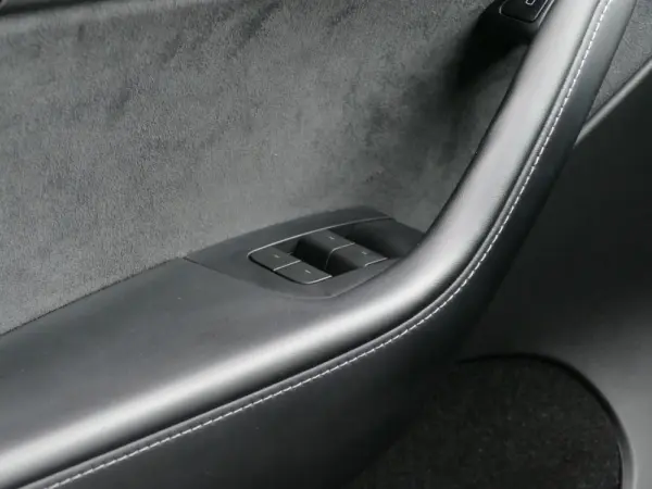 Tesla Model Y Standard 30