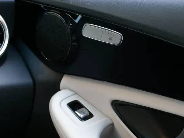 Mercedes-Benz C 300 h Avantgarde+ 36