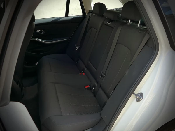 BMW 318 d Touring Corporate Edition 19