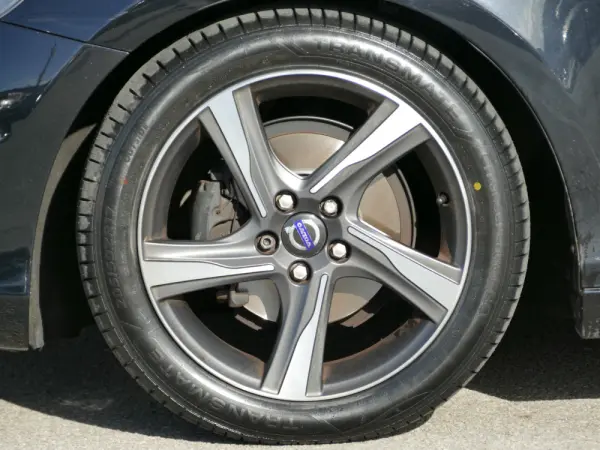 Volvo V40 1.6 D2 R-Design 7