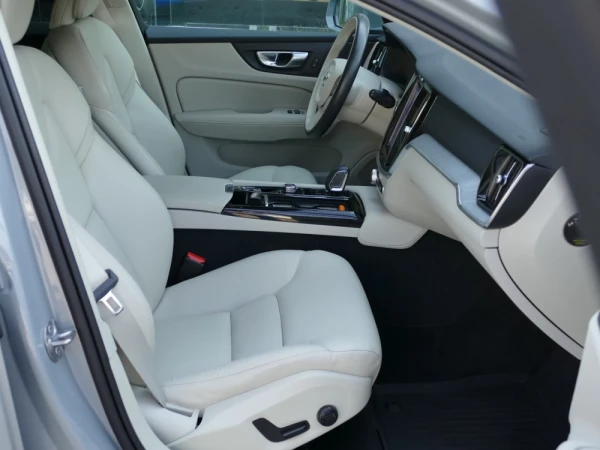 Volvo V60 2.0 T6 AWD TE Core 28