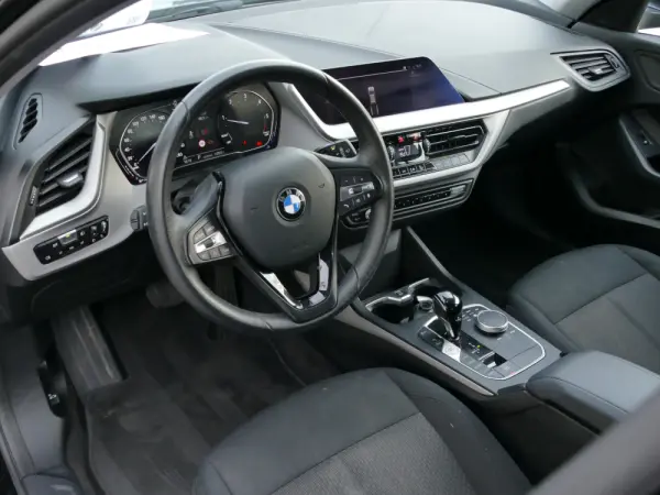 BMW 116 d Corporate Edition Auto 23