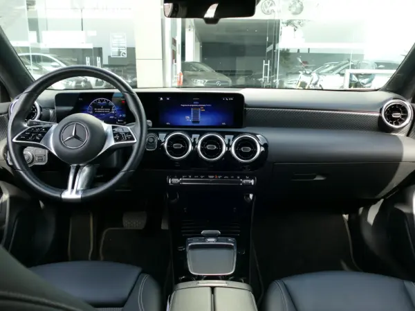 Mercedes-Benz A 250 e Progressive 35