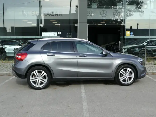 Mercedes-Benz GLA 180 d Urban Aut. 37