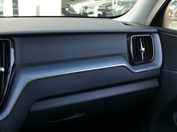 Volvo XC 60 2.0 D4 Momentum Geartronic 36
