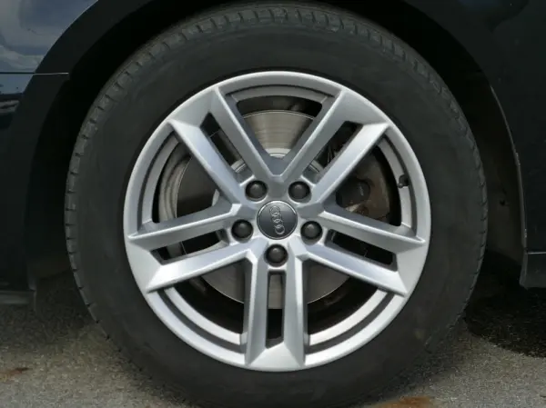 Audi A4 Avant 2.0 TDI Advance 7