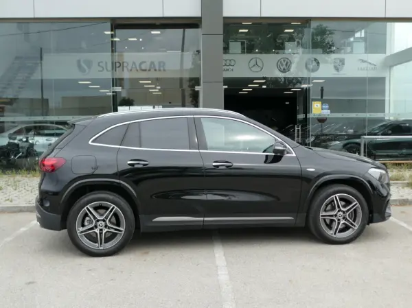 Mercedes-Benz GLA 250 e AMG Line 41