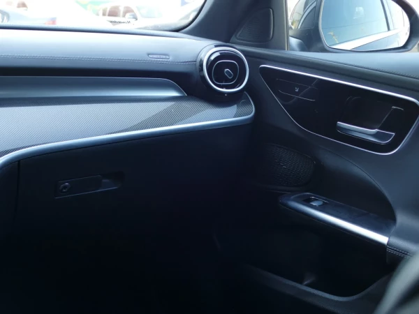 Mercedes-Benz C 300 e AMG Line 36