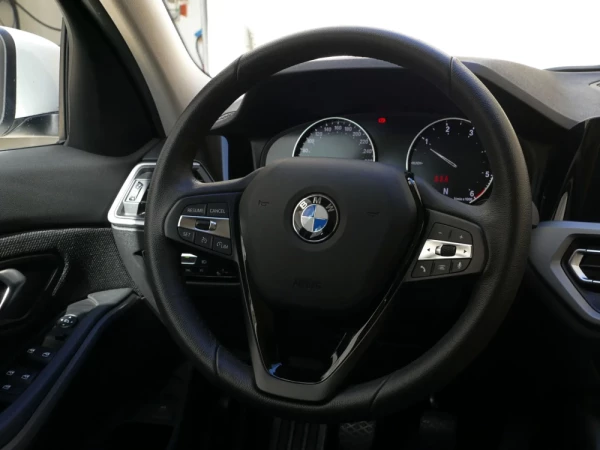 BMW 318 d Touring Corporate Edition 18