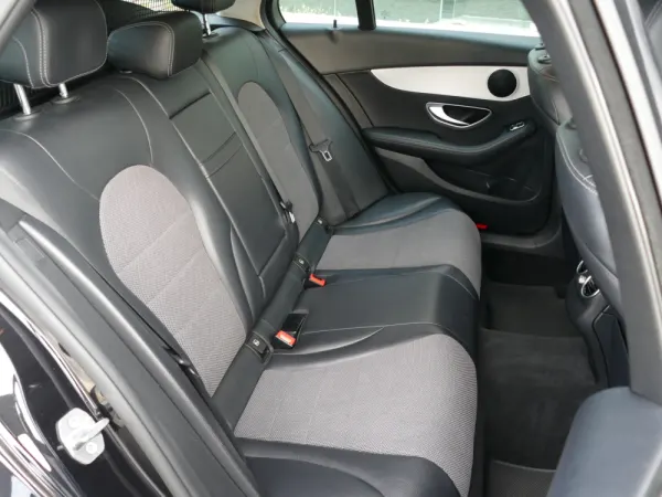 Mercedes-Benz C 200 d Avantgarde 33