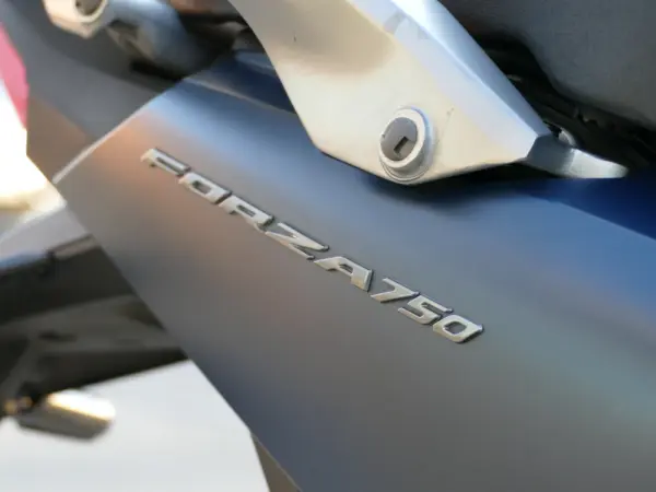 Honda Forza 750 8