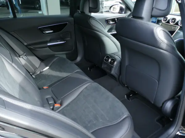 Mercedes-Benz C 300 e AMG Line 29