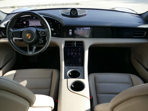 Porsche Taycan Sport Turismo 4S 46