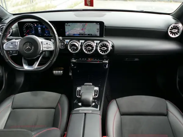 Mercedes-Benz A 180 Limousine d AMG Line Aut. 37