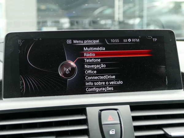 BMW 220 d Cabrio Pack M Auto 23