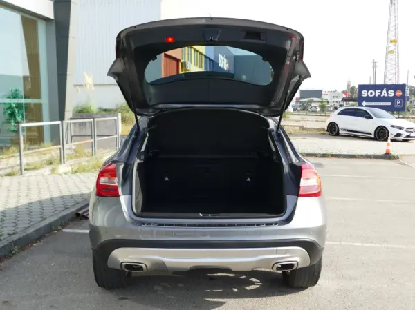 Mercedes-Benz GLA 180 d Urban Aut. 13