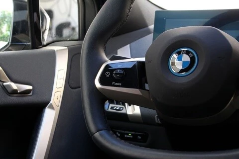 BMW iX xDrive 40 14