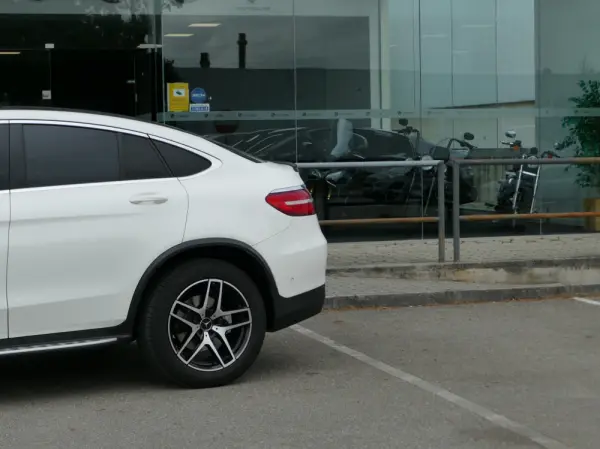 Mercedes-Benz GLC 220 d 4Matic 9G-TRONIC AMG Line 18