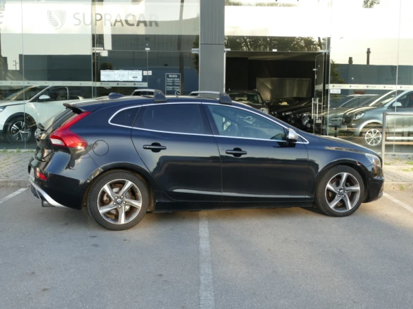 Volvo V40 2.0 D2 R-Design Momentum 16