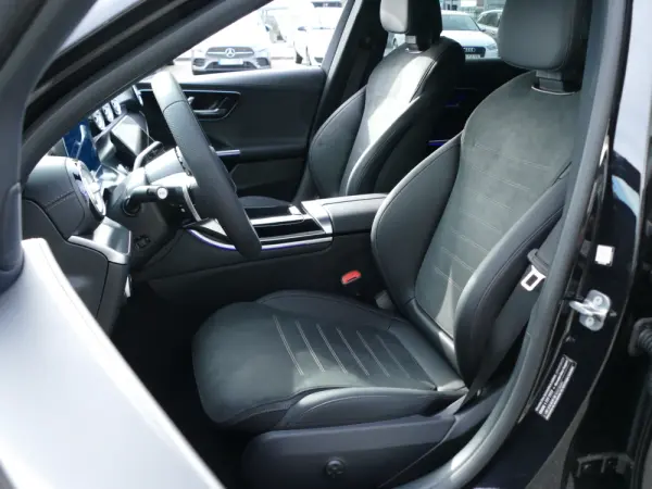 Mercedes-Benz C 300 e AMG Line 25