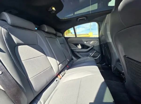 Jaguar I-Pace EV400 R-Dynamic SE AWD 11