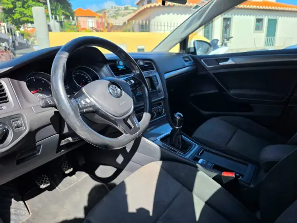 Volkswagen Golf 1.6 TDi Confortline 16