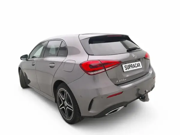 Mercedes-Benz A 250 e AMG Line 3