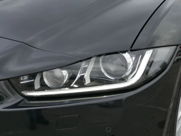 Jaguar XE 2.0 D R-Sport Aut. 6