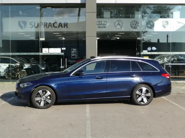 Mercedes-Benz C 300 e Avantgarde 42