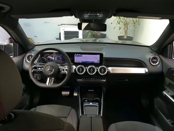 Mercedes-Benz GLB 180 d AMG Line 13