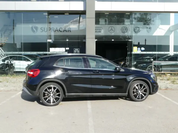 Mercedes-Benz GLA 180 d Style Aut. 38
