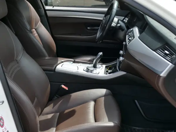 BMW 520 d Pack M Auto 34