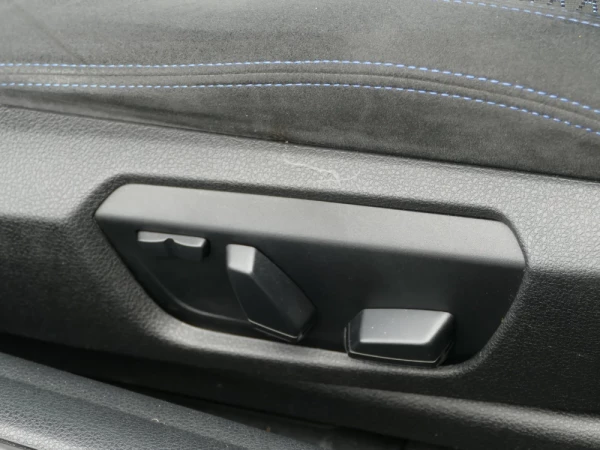 BMW 220 d Cabrio Pack M Auto 38