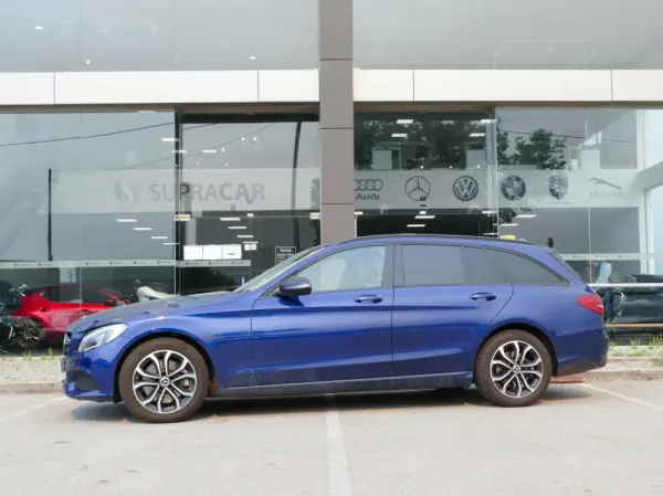 Mercedes-Benz C 300 h Avantgarde+ 17