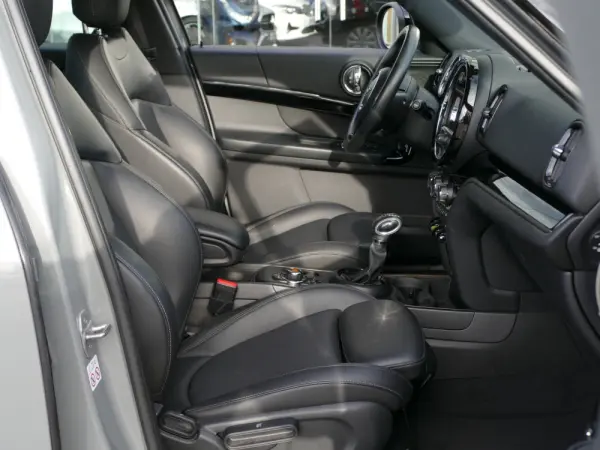 MINI Countryman Cooper SE ALL4 Auto 33