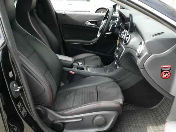 Mercedes-Benz CLA 200 d AMG Line Aut. 28