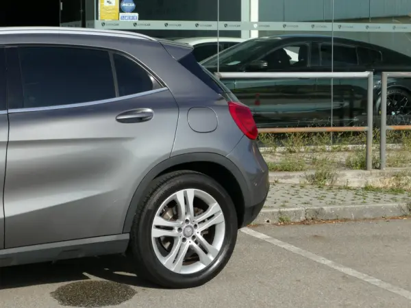 Mercedes-Benz GLA 180 d Urban Aut. 15