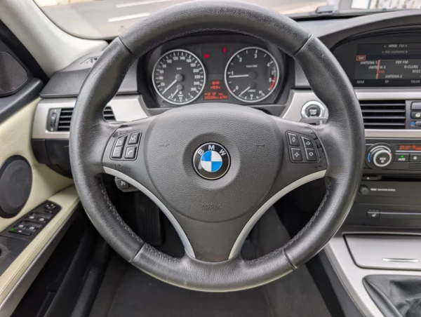 BMW 320 d Touring Exclusive 16