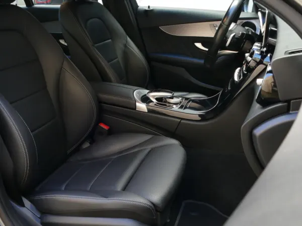 Mercedes-Benz C 300 de AMG Line 21