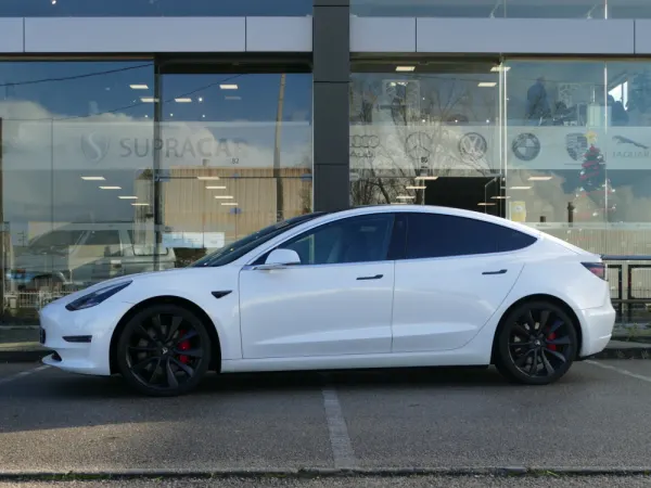 Tesla Model 3 Performance Dual Motor AWD 37